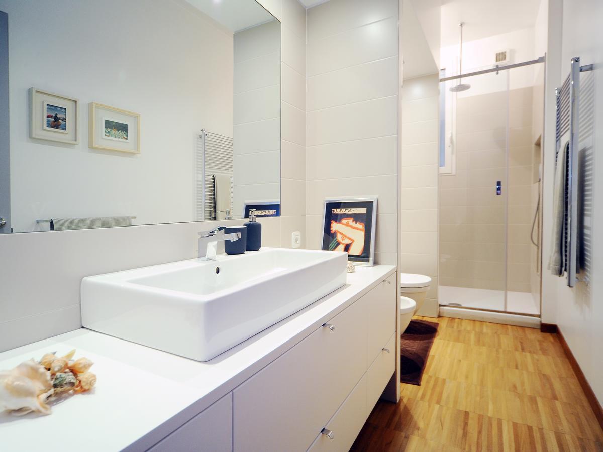 Urban District - Isola Exclusive 1br Apartment