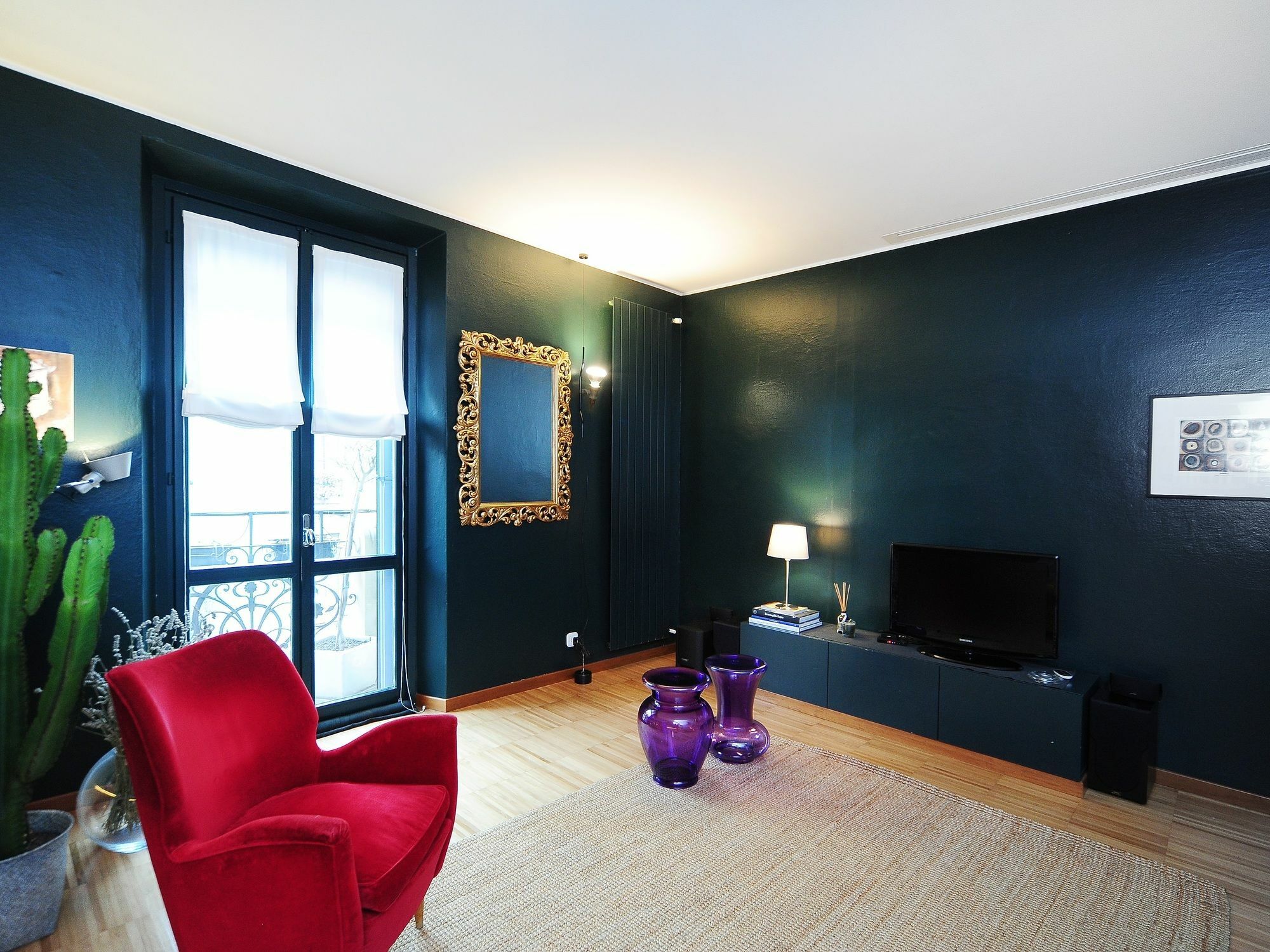 Urban District - Isola Exclusive 1br Appartement *